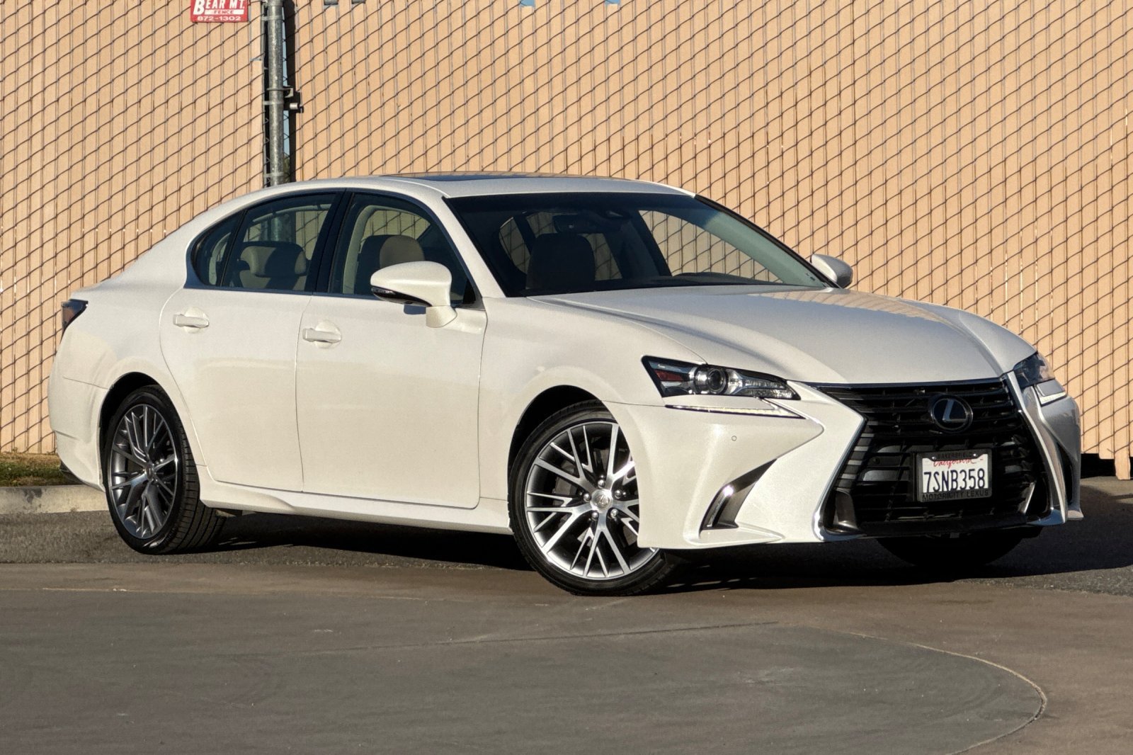 Used 2016 Lexus GS 350 w/ Luxury Package RWD image 2