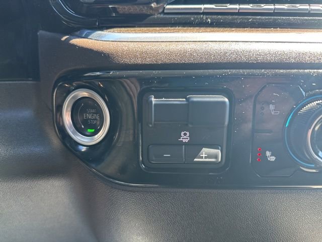 Used 2025 Chevrolet Silverado 1500 LT image 30