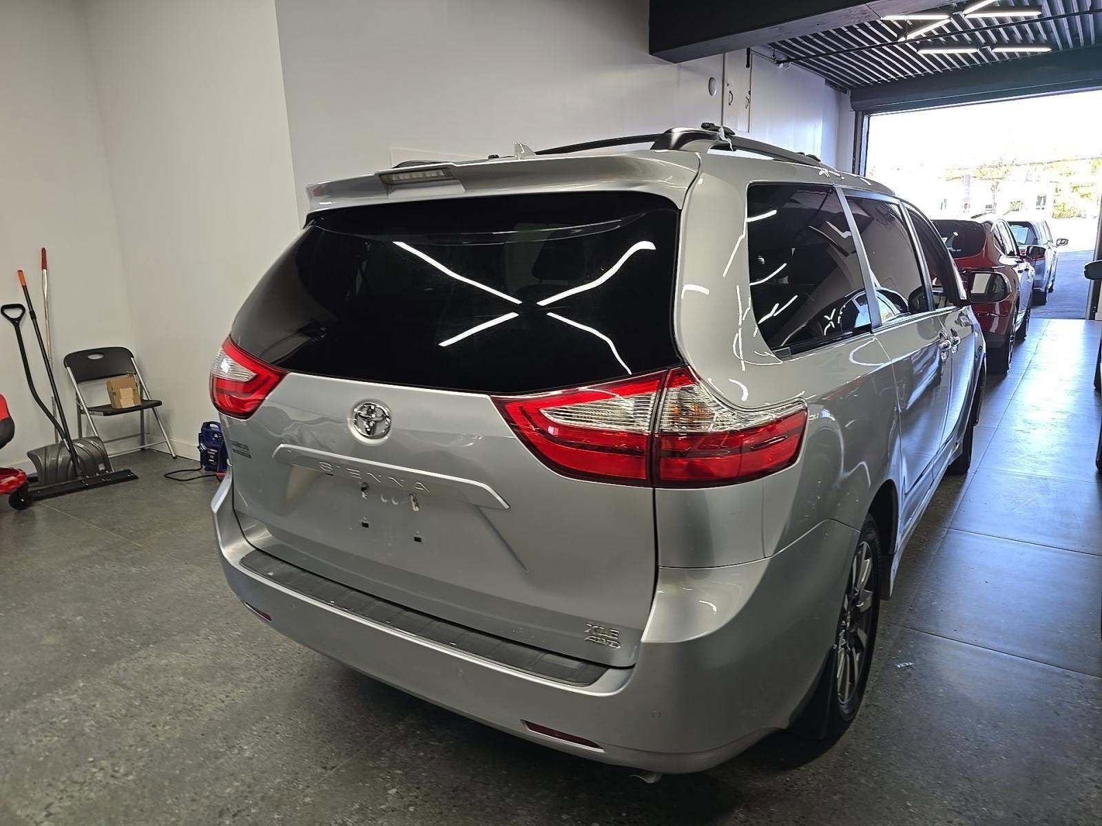 Used 2019 Toyota Sienna XLE w/ XLE Navigation Package AWD/4WD image 3