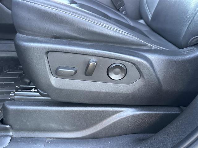 Used 2022 Chevrolet Suburban LT w/ Luxury Package image 10