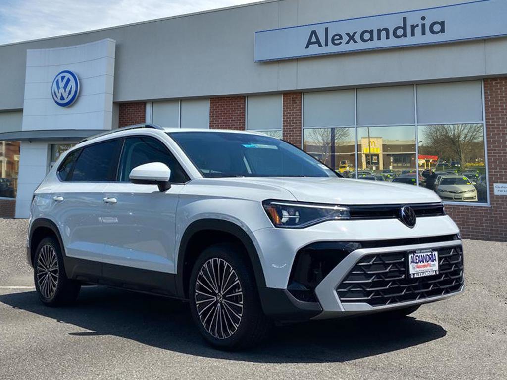 New 2026 Volkswagen Taos SE FWD image 1