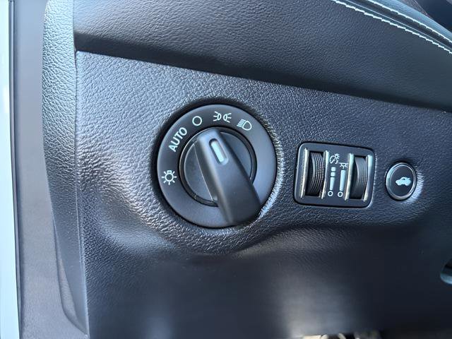 Used 2021 Dodge Challenger SRT Hellcat Redeye image 11