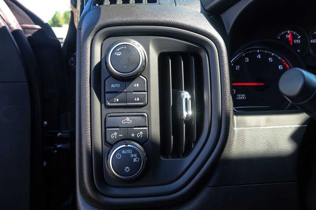 Used 2021 Chevrolet Silverado 1500 Custom Trail Boss w/ Midnight Edition AWD/4WD image 25