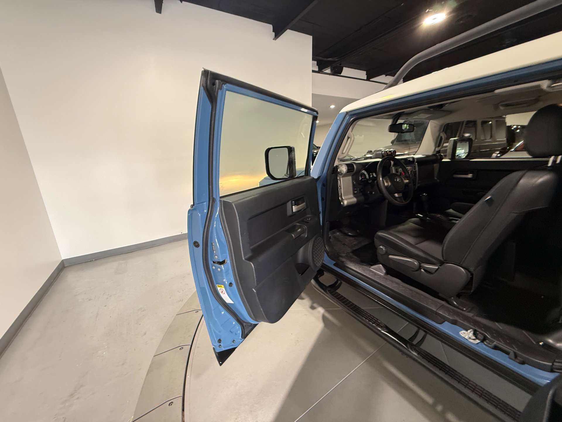 Used 2013 Toyota FJ Cruiser 4WD w/ Convenience Pkg image 28