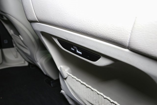 Used 2021 Chrysler Pacifica Touring-L image 21