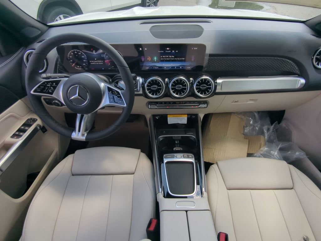 New 2025 Mercedes-Benz GLB 250 GLB 250 image 2