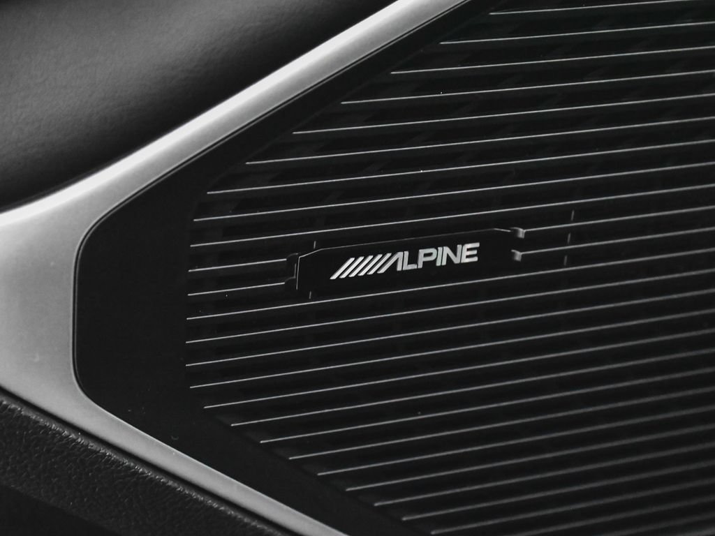 Used 2025 Jeep Wagoneer 4WD image 9