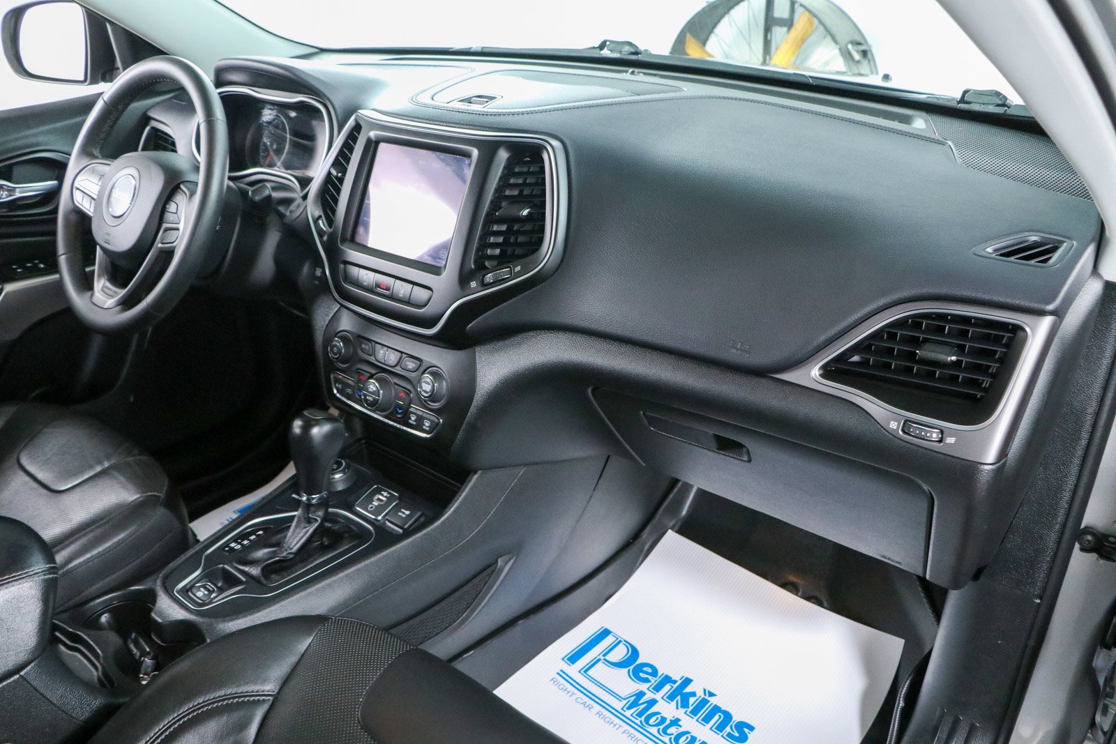 Used 2021 Jeep Cherokee Latitude Lux w/ Comfort/Convenience Group AWD/4WD image 26