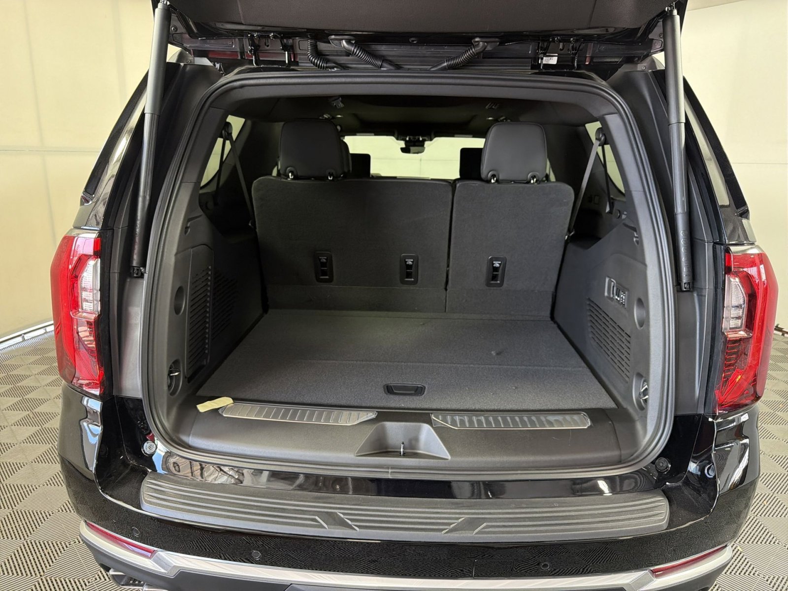 New 2026 GMC Yukon XL Denali w/ Denali Reserve Package image 27