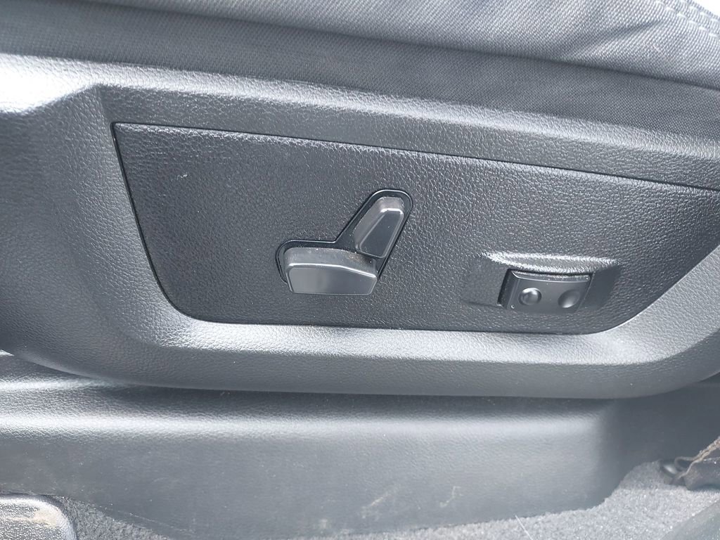 Used 2023 RAM 3500 Big Horn w/ Level 1 Equipment Group AWD/4WD image 18