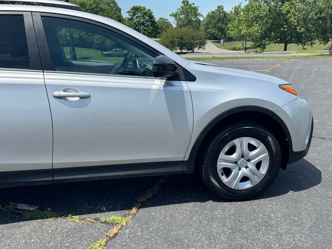 Used 2013 Toyota RAV4 LE AWD/4WD image 20