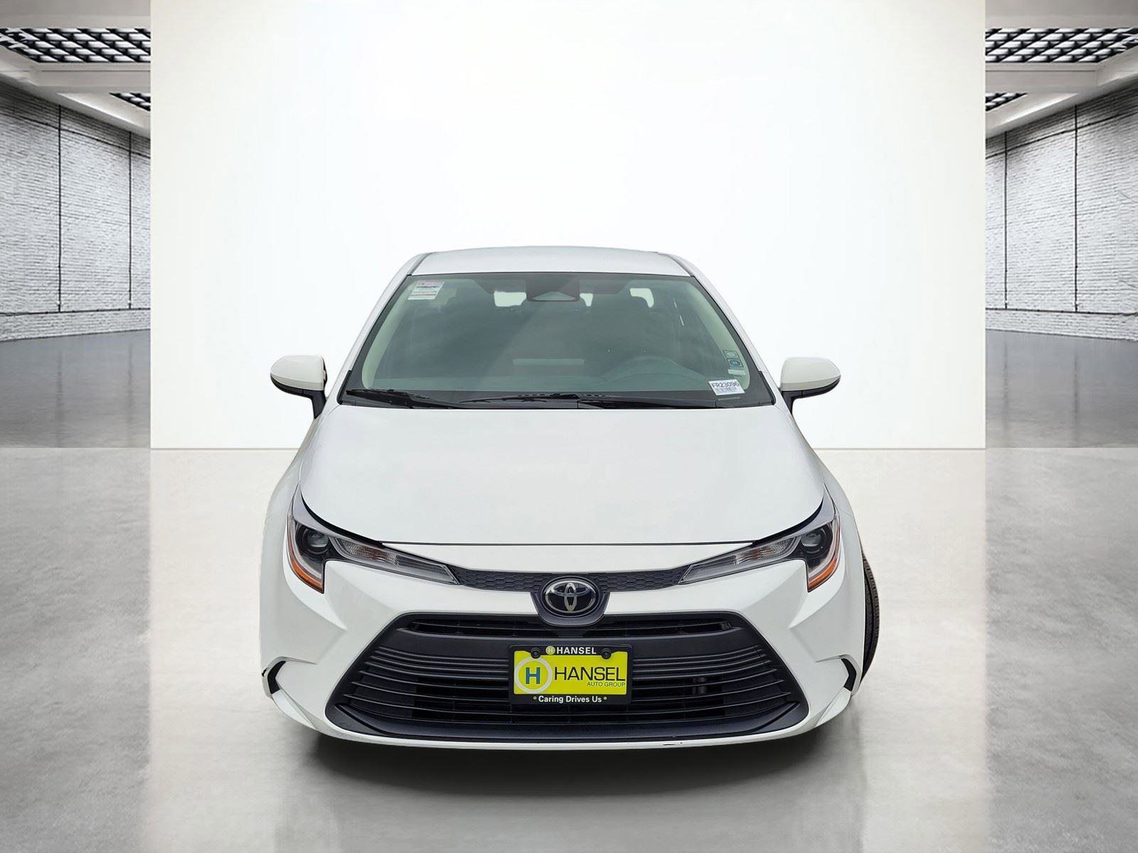 Used 2023 Toyota Corolla LE FWD image 4