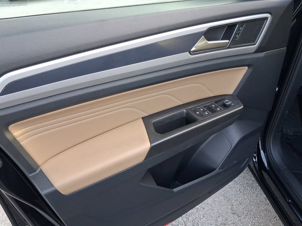 Used 2023 Volkswagen Atlas Cross Sport SE FWD image 15