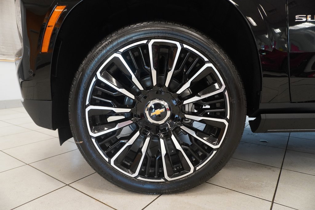 New 2026 Chevrolet Suburban High Country image 17