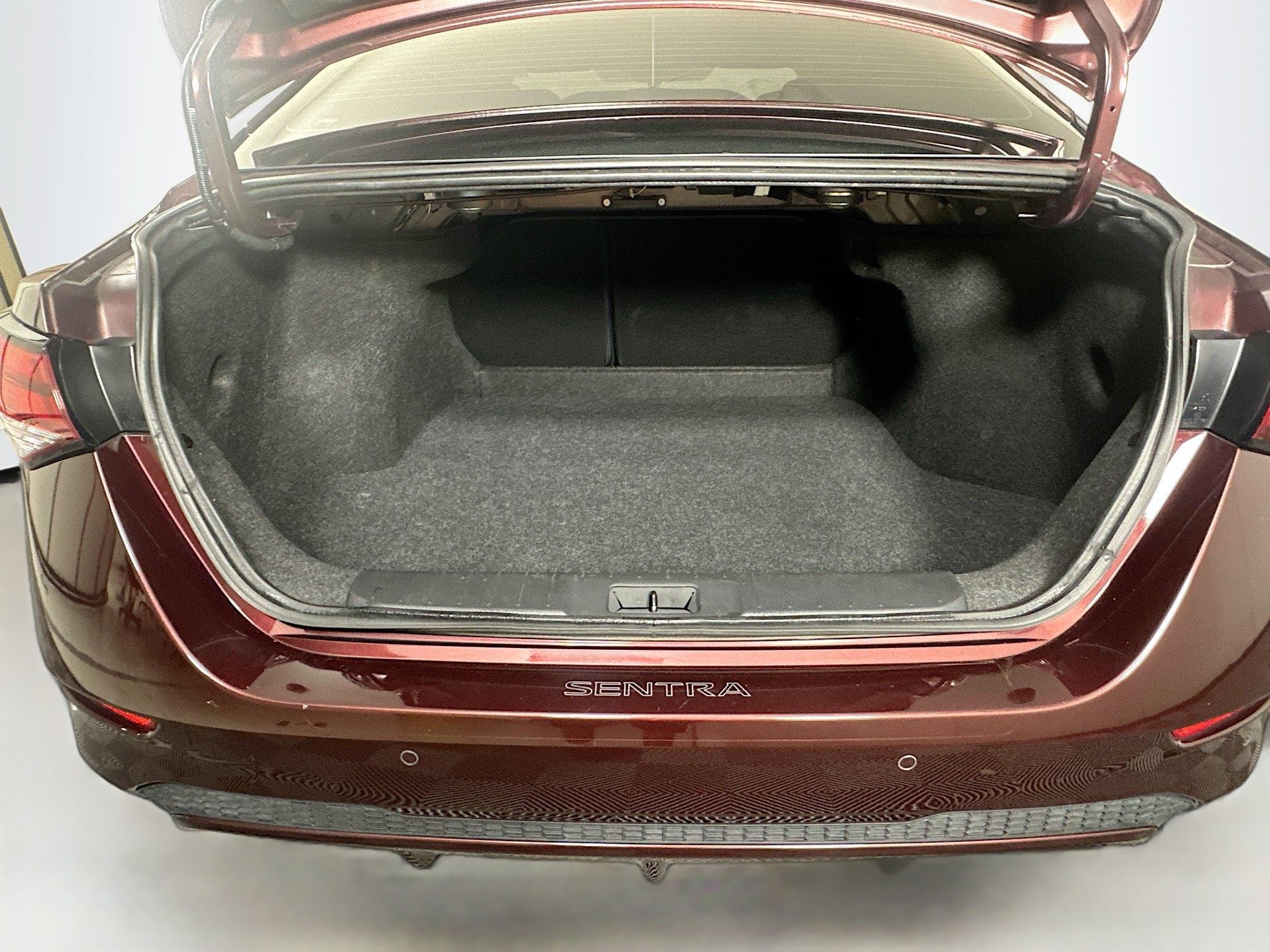 Used 2025 Nissan Sentra SV FWD image 26