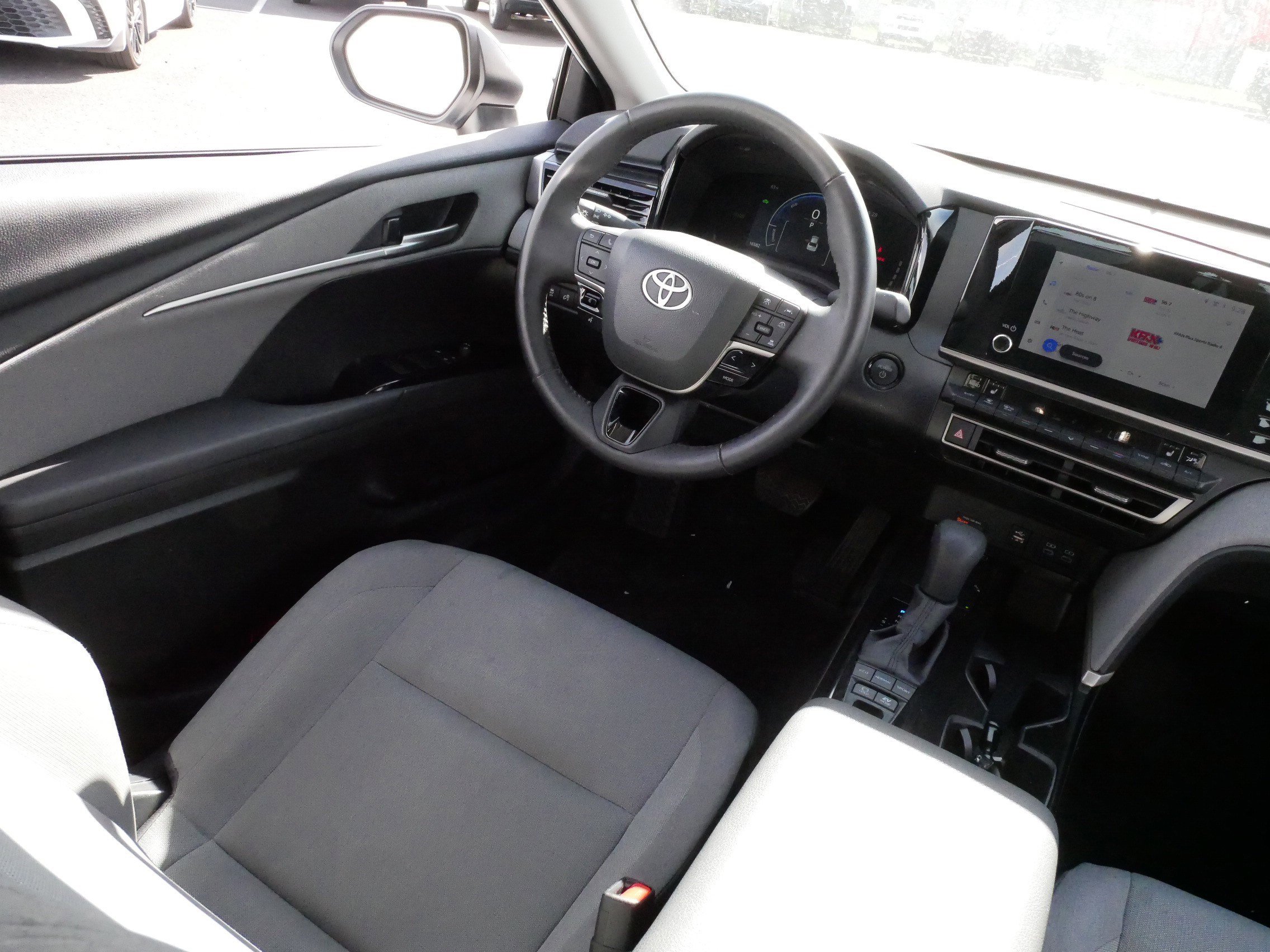Used 2025 Toyota Camry LE w/ Convenience Package AWD/4WD image 9