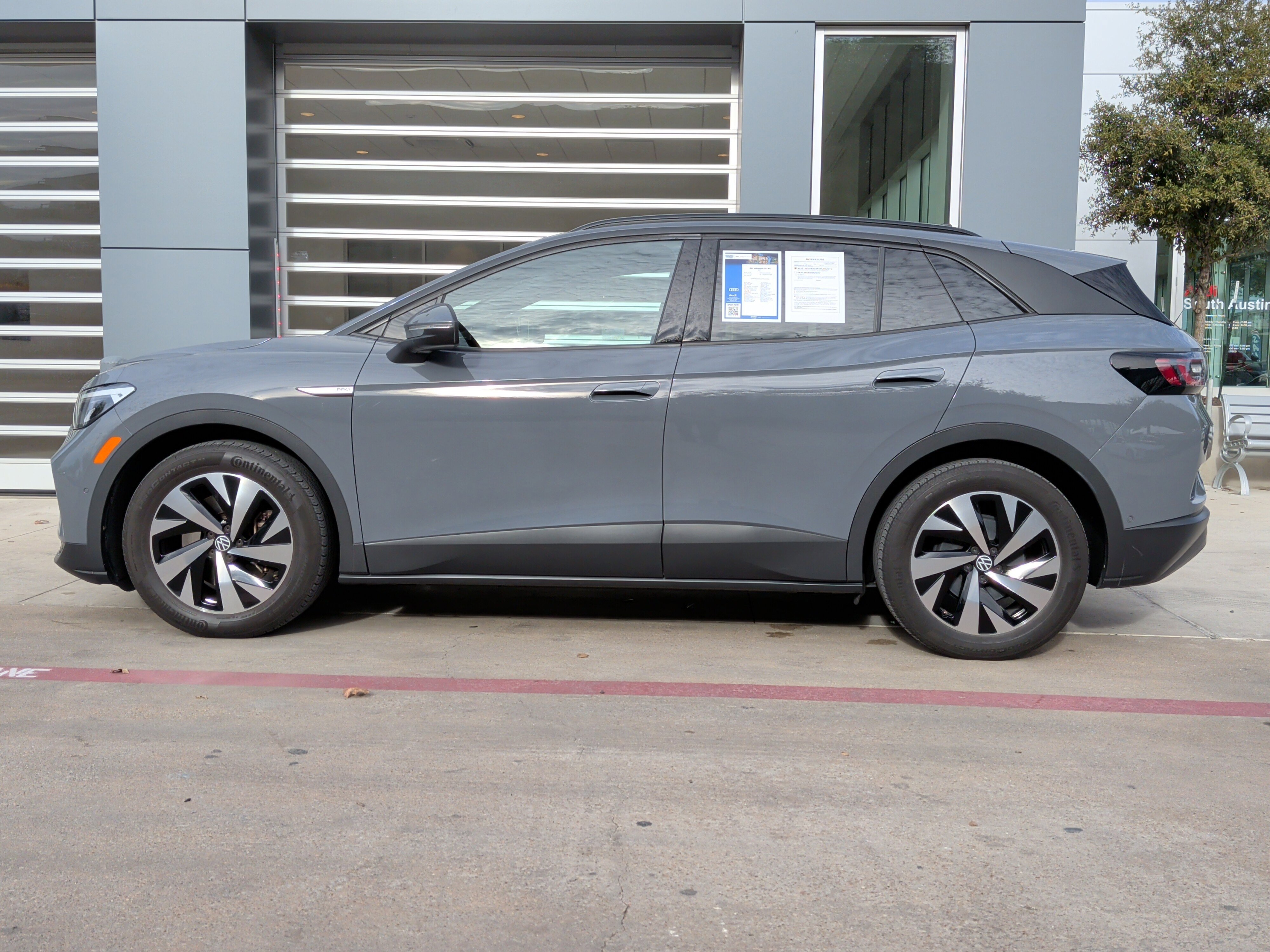 Used 2023 Volkswagen ID.4 Pro image 7