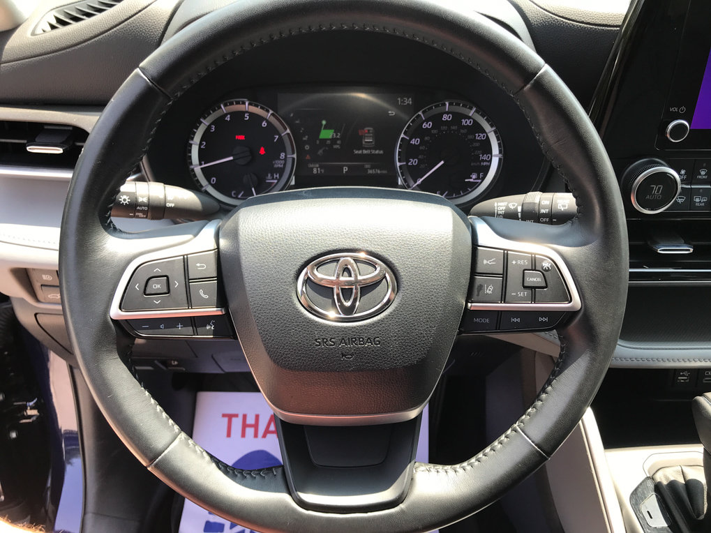 Used 2023 Toyota Highlander LE FWD image 15