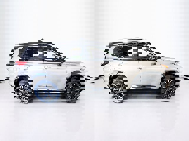 New 2026 Nissan Rogue Platinum image 4