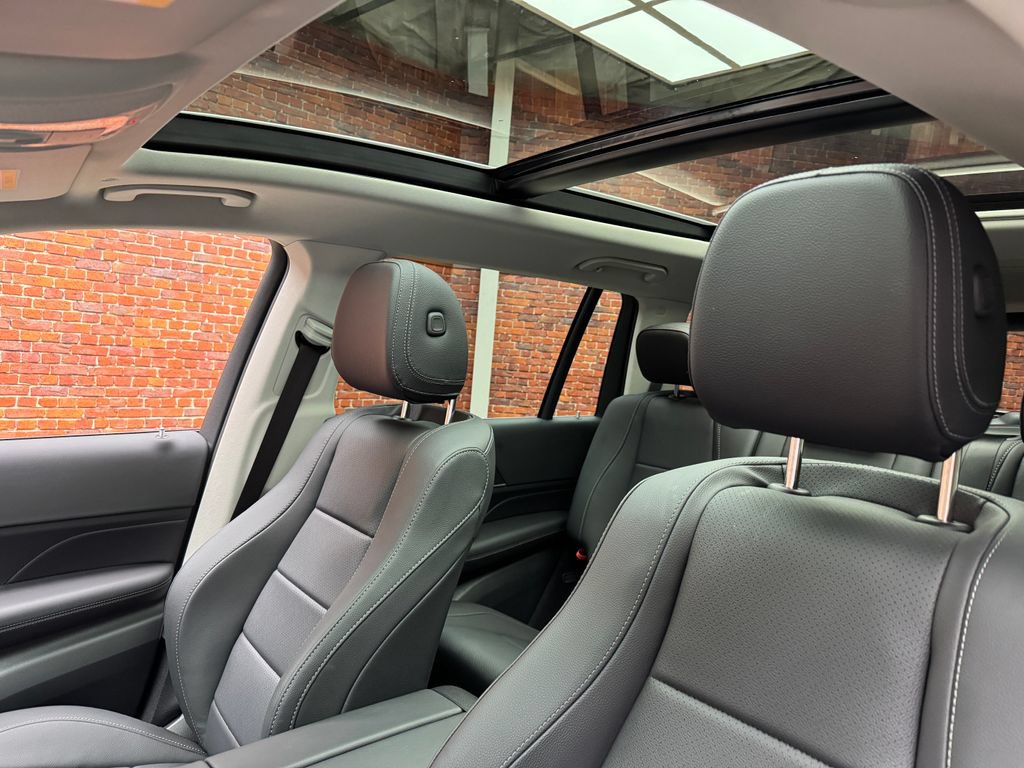 Used 2026 Mercedes-Benz GLS 450 4MATIC image 3