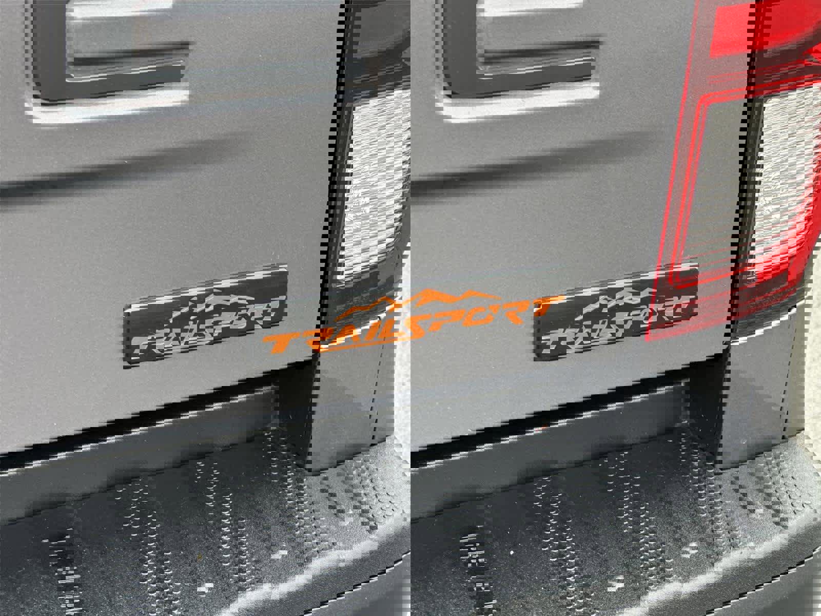 Used 2025 Honda Ridgeline TrailSport image 7