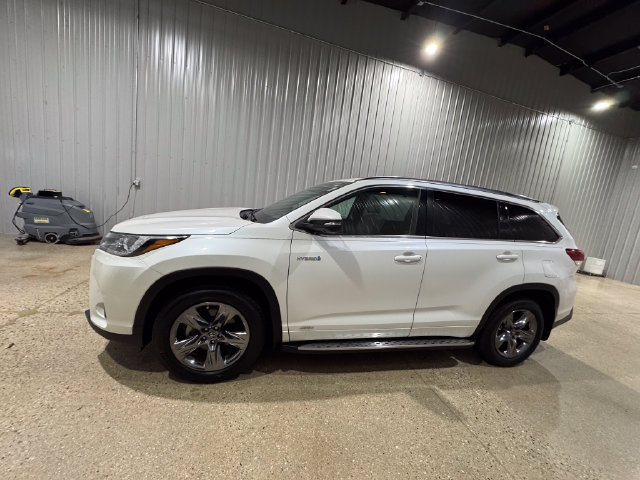 Used 2018 Toyota Highlander Limited Platinum AWD/4WD image 2