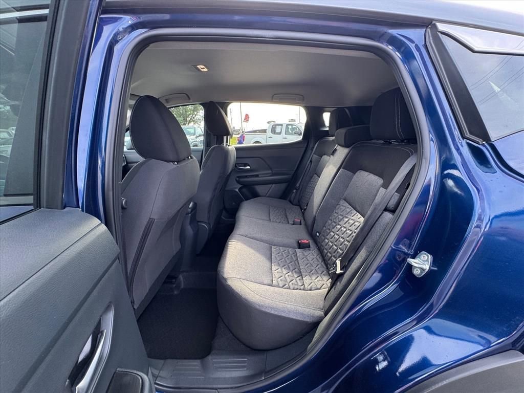 Certified 2025 Nissan Kicks SV w/ Interior Electronics Package image 11