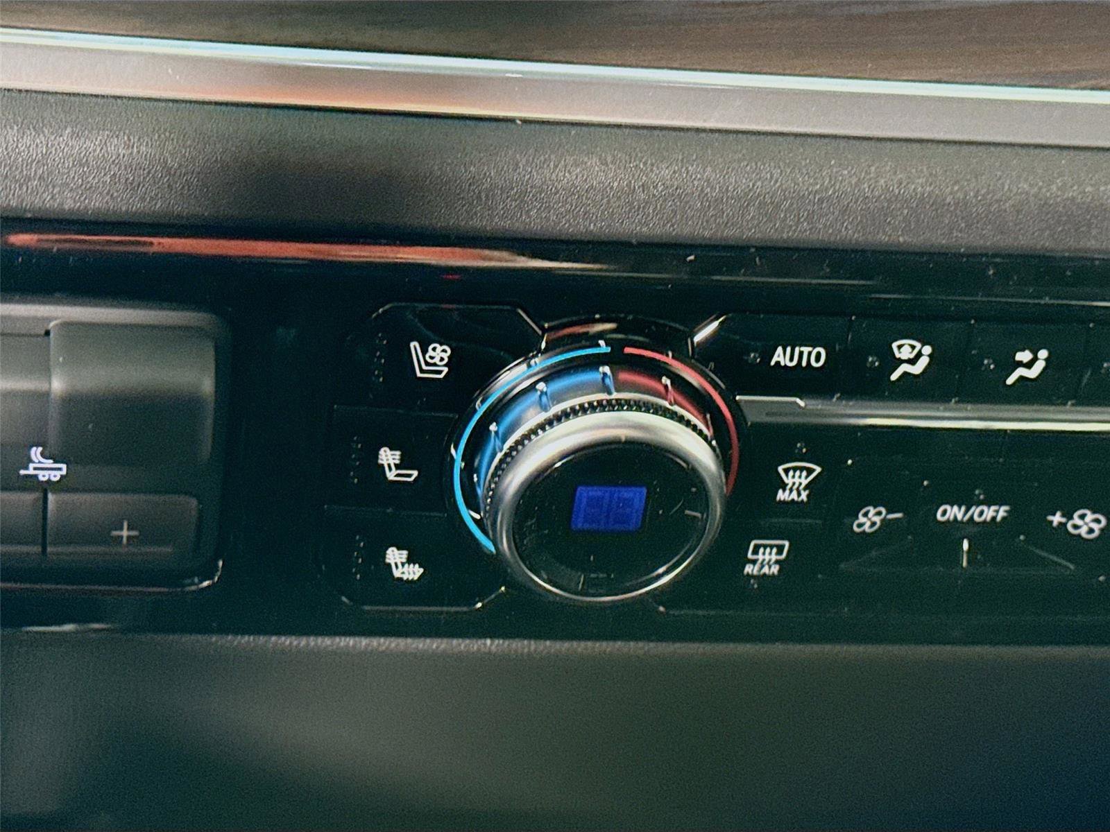 New 2026 GMC Sierra 1500 SLT w/ SLT Premium Plus Package AWD/4WD image 16