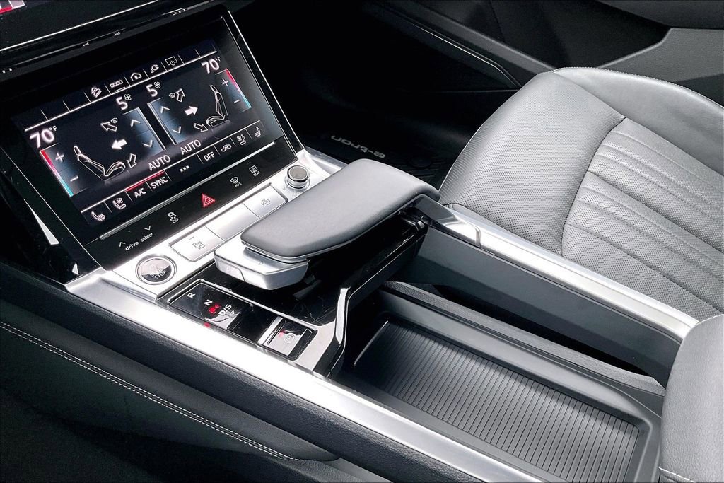 Certified 2024 Audi Q8 e-tron Premium Plus image 23