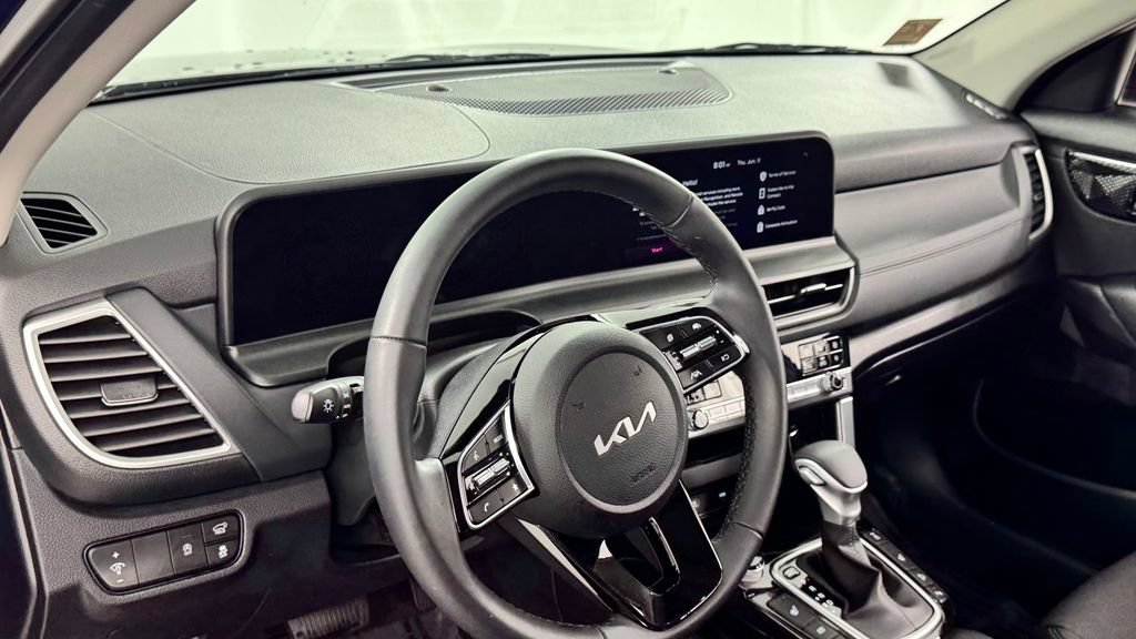 Used 2026 Kia Seltos EX AWD/4WD image 35