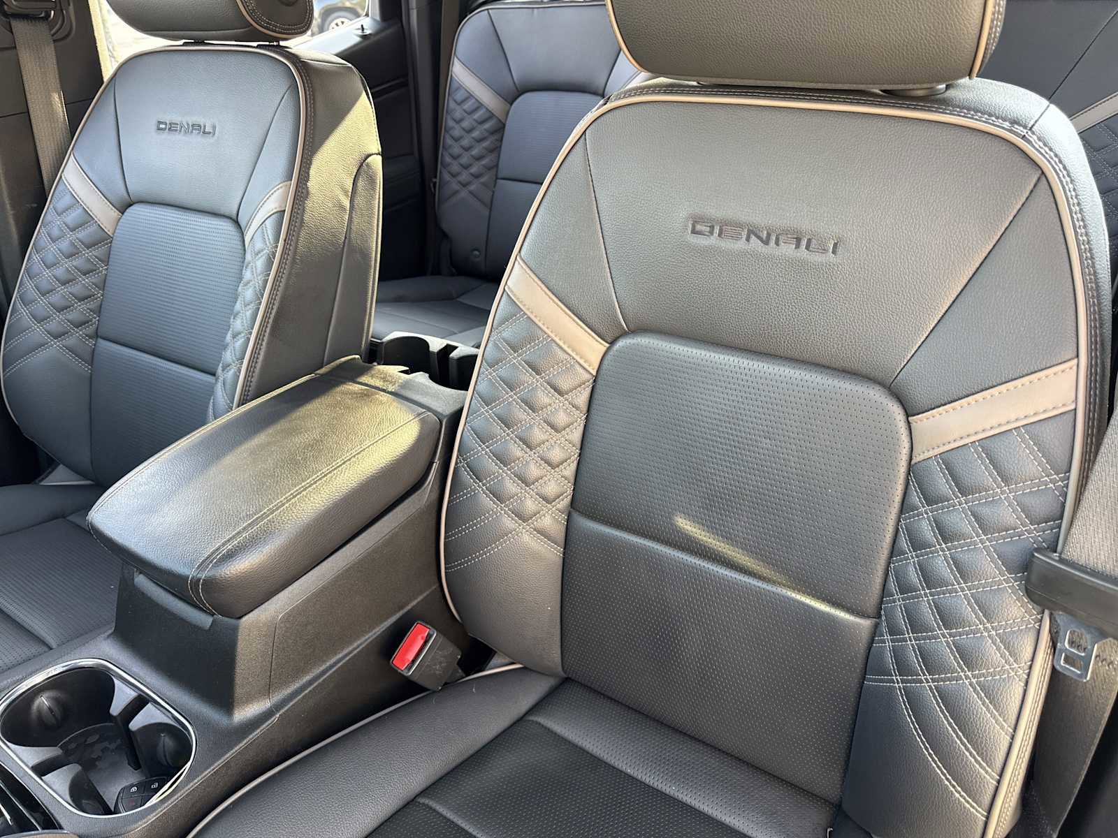Used 2023 GMC Canyon Denali AWD/4WD image 6