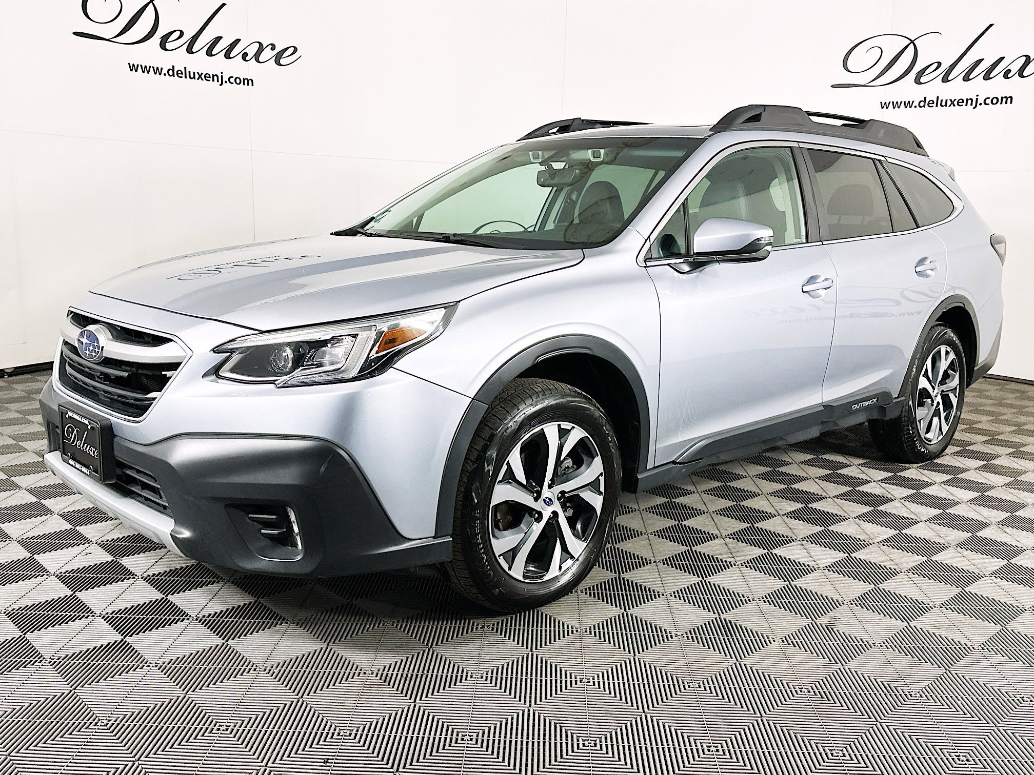 Used 2022 Subaru Outback Limited XT image 3