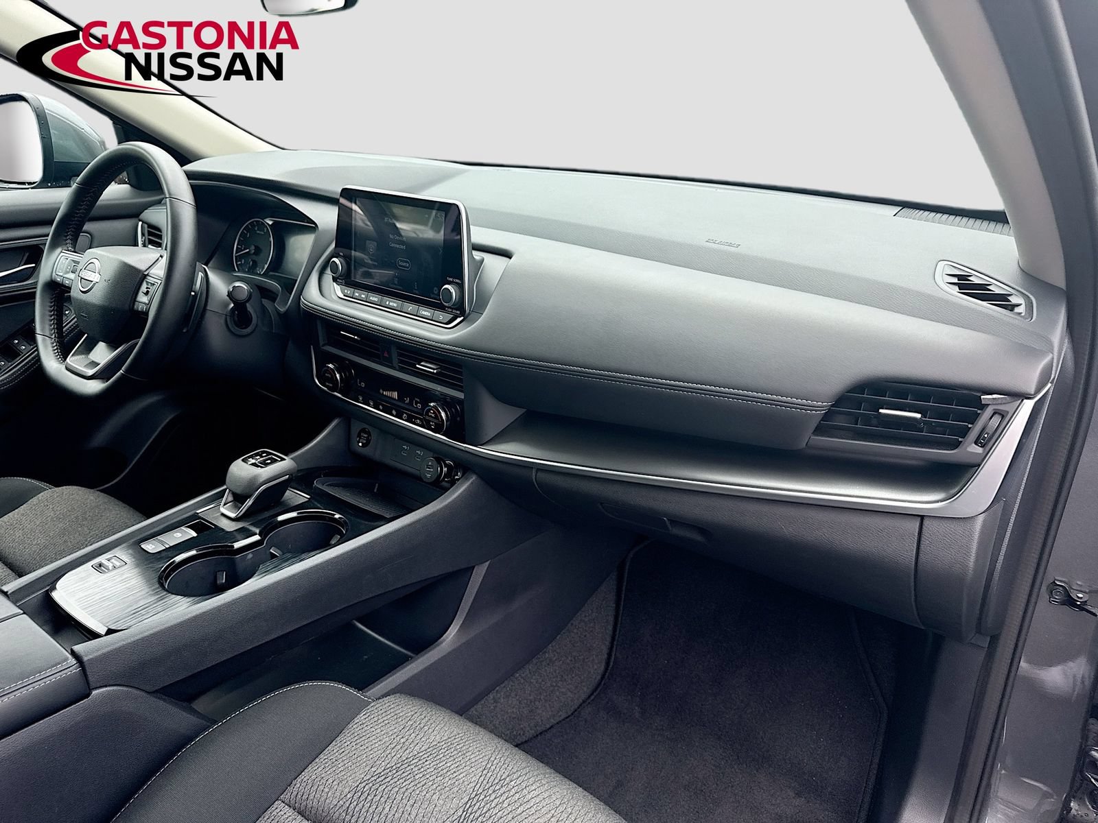 Used 2026 Nissan Rogue SV FWD image 37