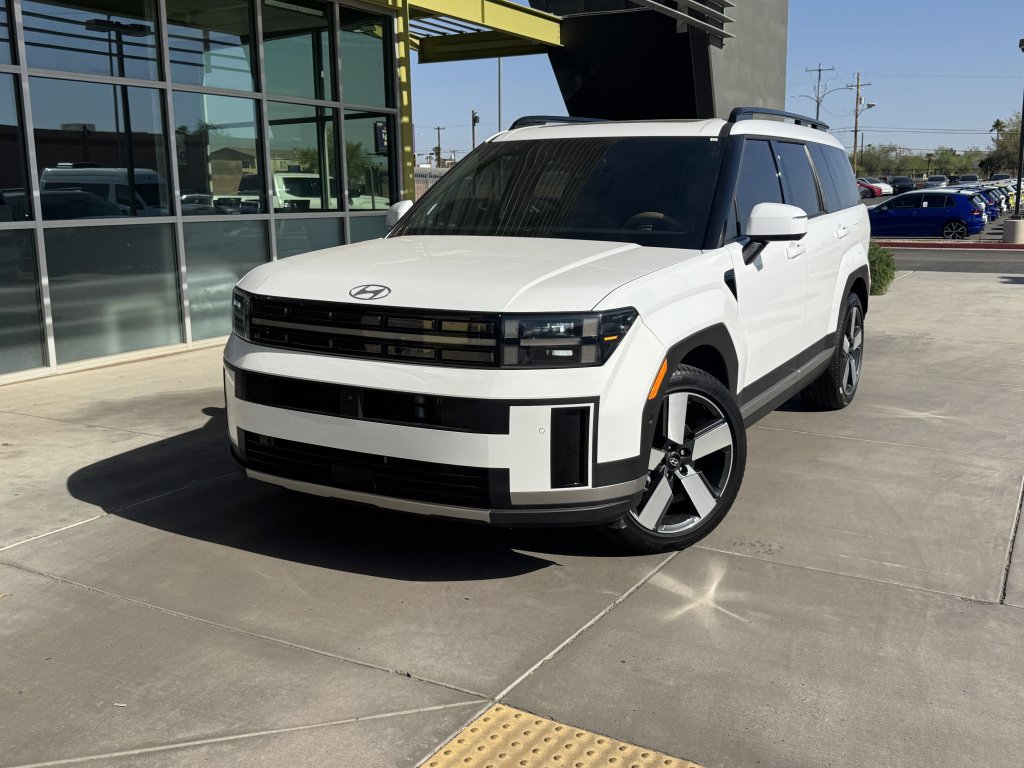 Used 2024 Hyundai Santa Fe Limited image 2