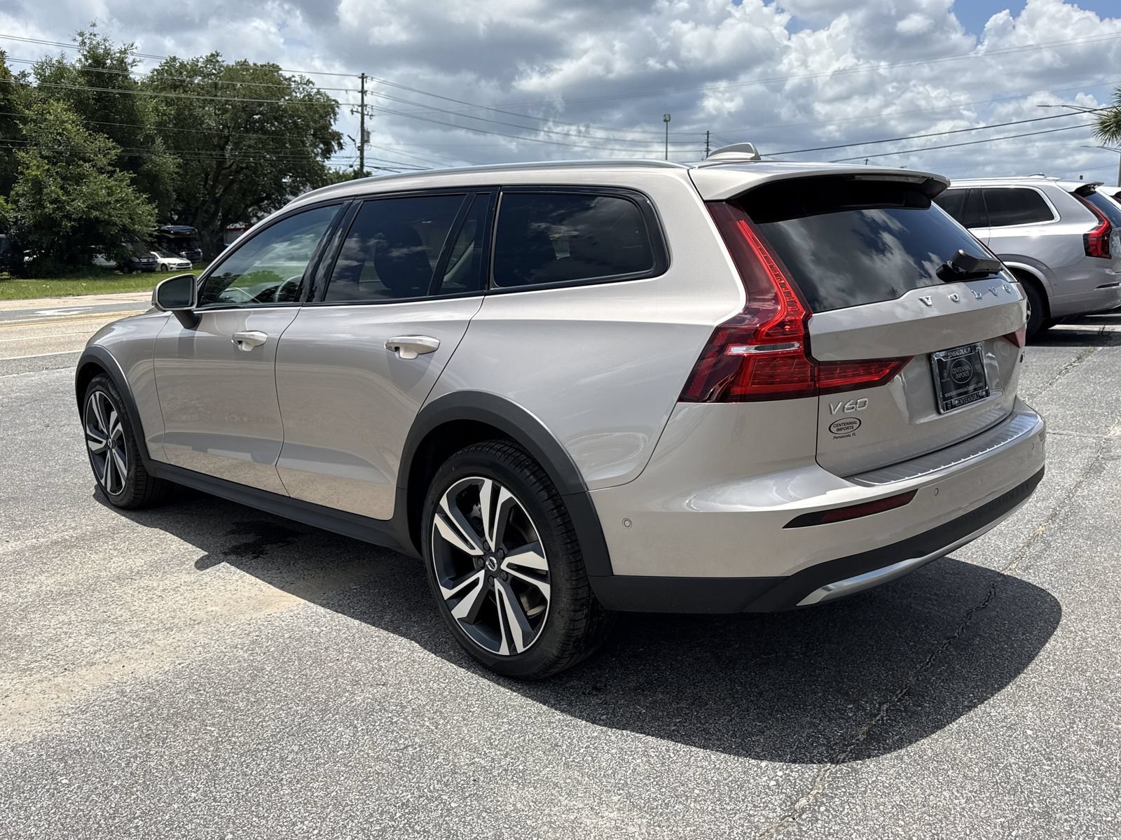New 2026 Volvo V60 B5 Cross Country Plus w/ Protection Package Premier AWD/4WD image 3