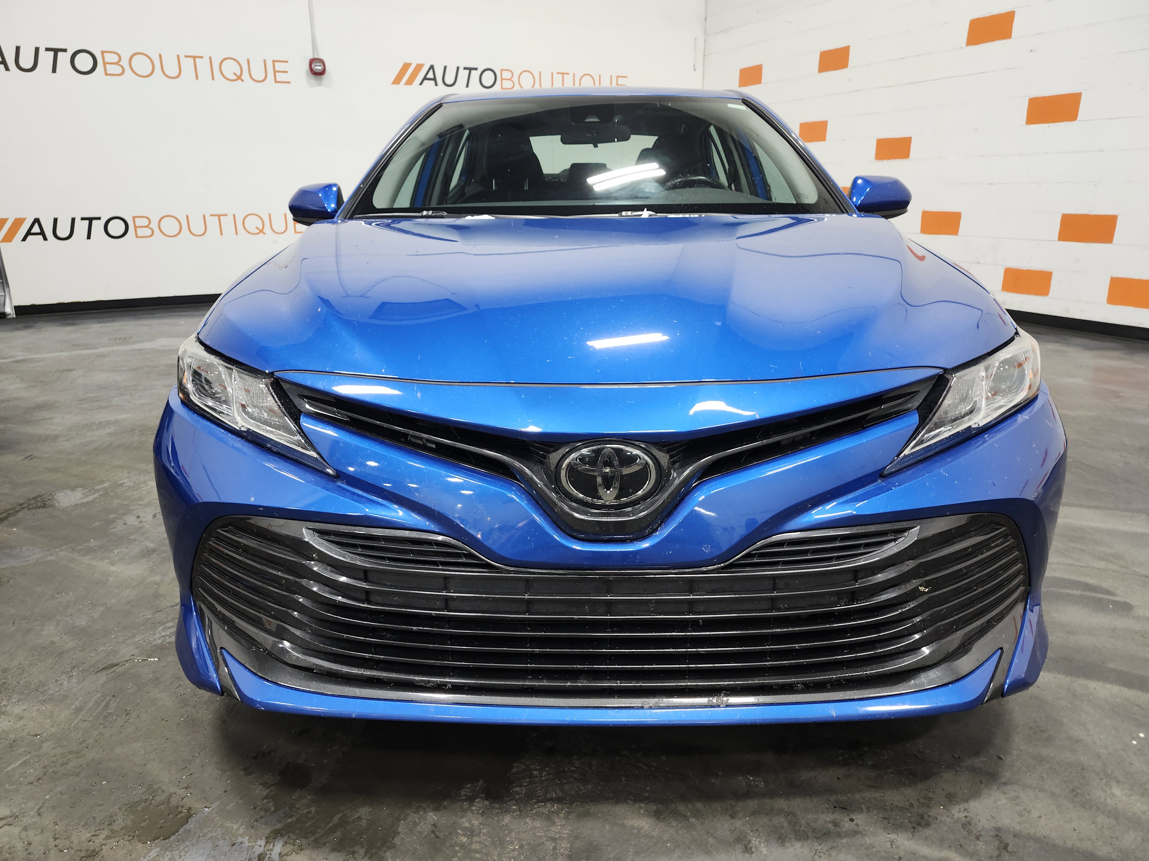 Used 2019 Toyota Camry LE image 9