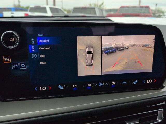 New 2026 Chevrolet Traverse LT w/ Driver Confidence Package image 24