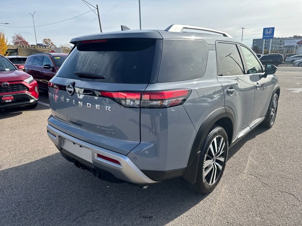 Used 2025 Nissan Pathfinder Platinum w/ Cargo Package image 10