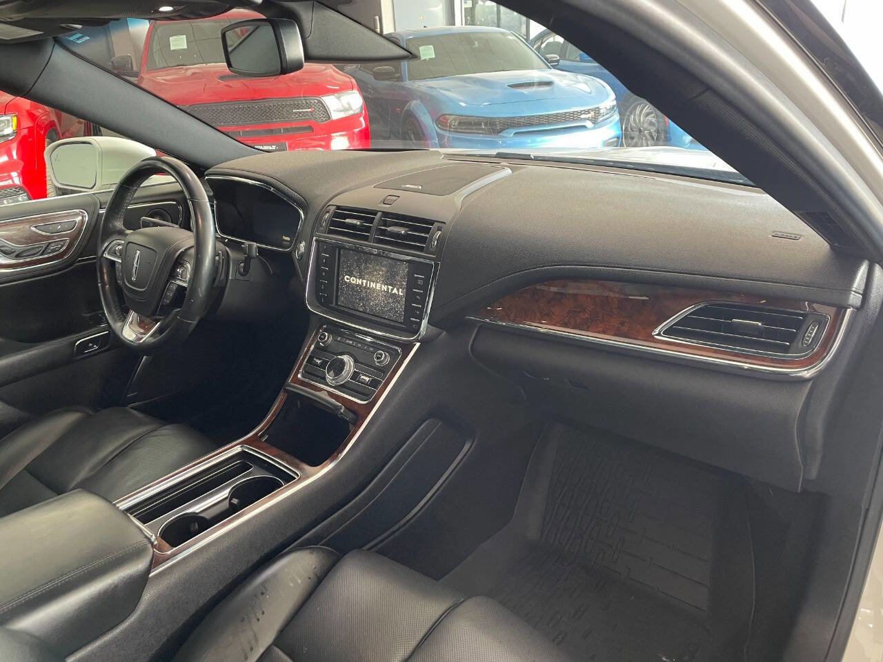 Used 2018 Lincoln Continental Reserve FWD image 28