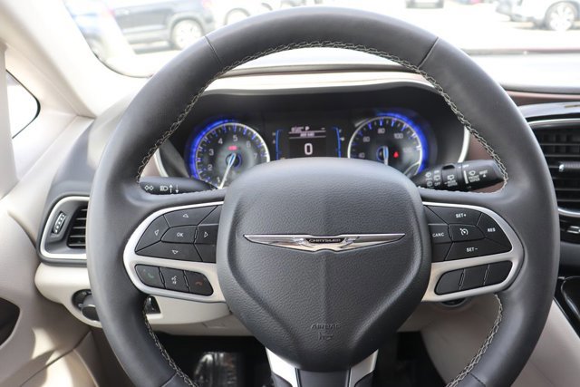 Used 2023 Chrysler Voyager LX FWD image 18