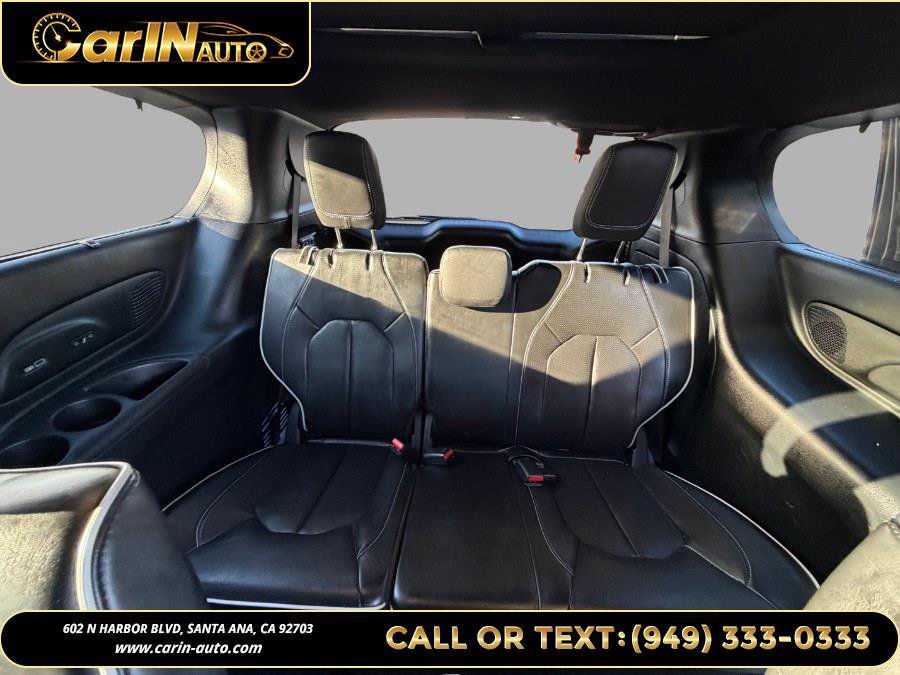 Used 2019 Chrysler Pacifica Limited w/ S Appearance Package image 19