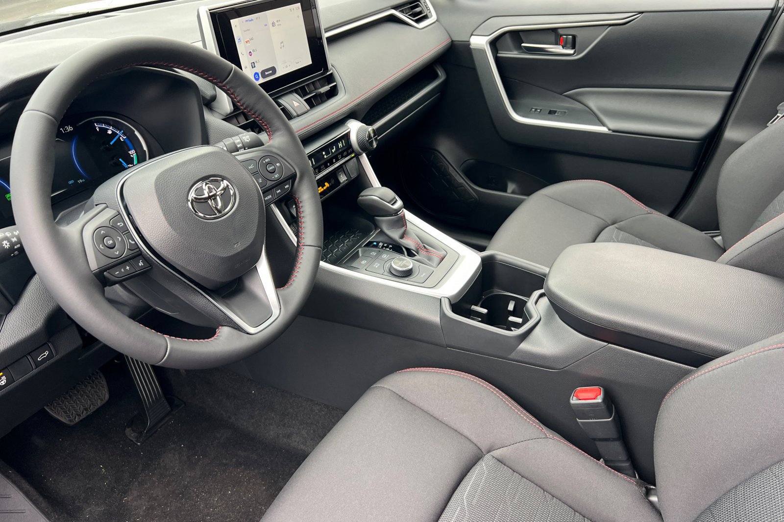 Certified 2025 Toyota RAV4 SE image 9