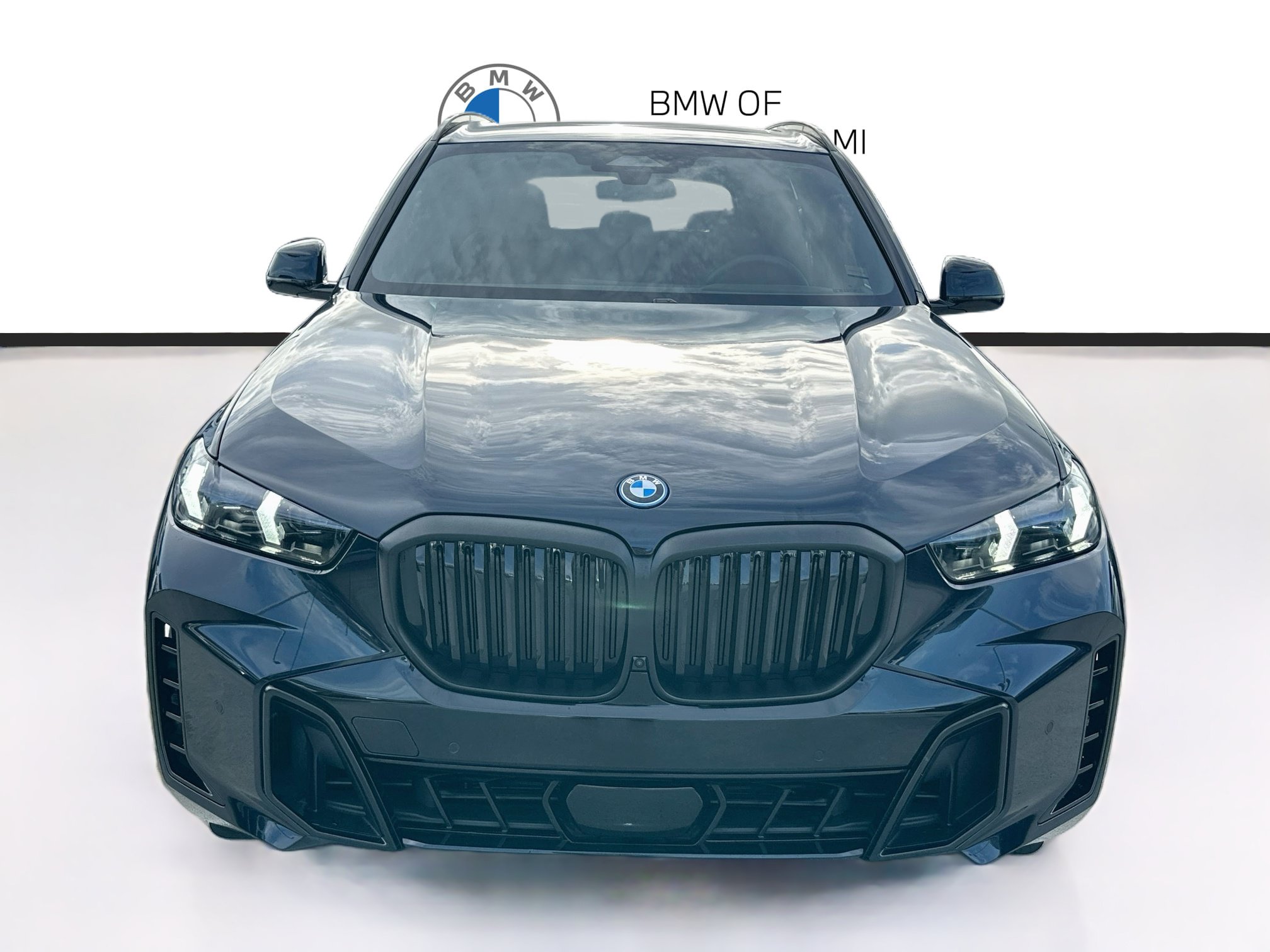 Certified 2025 BMW X5 xDrive50e w/ Executive Package AWD/4WD image 2