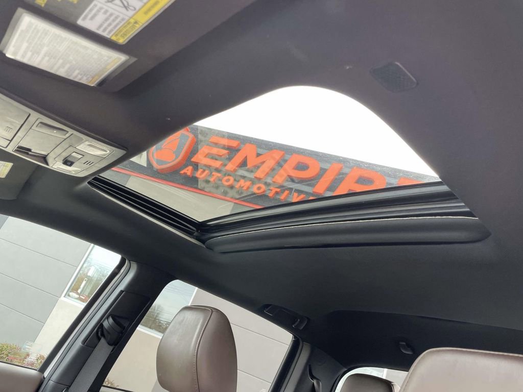 Used 2019 Toyota Tacoma Limited image 18