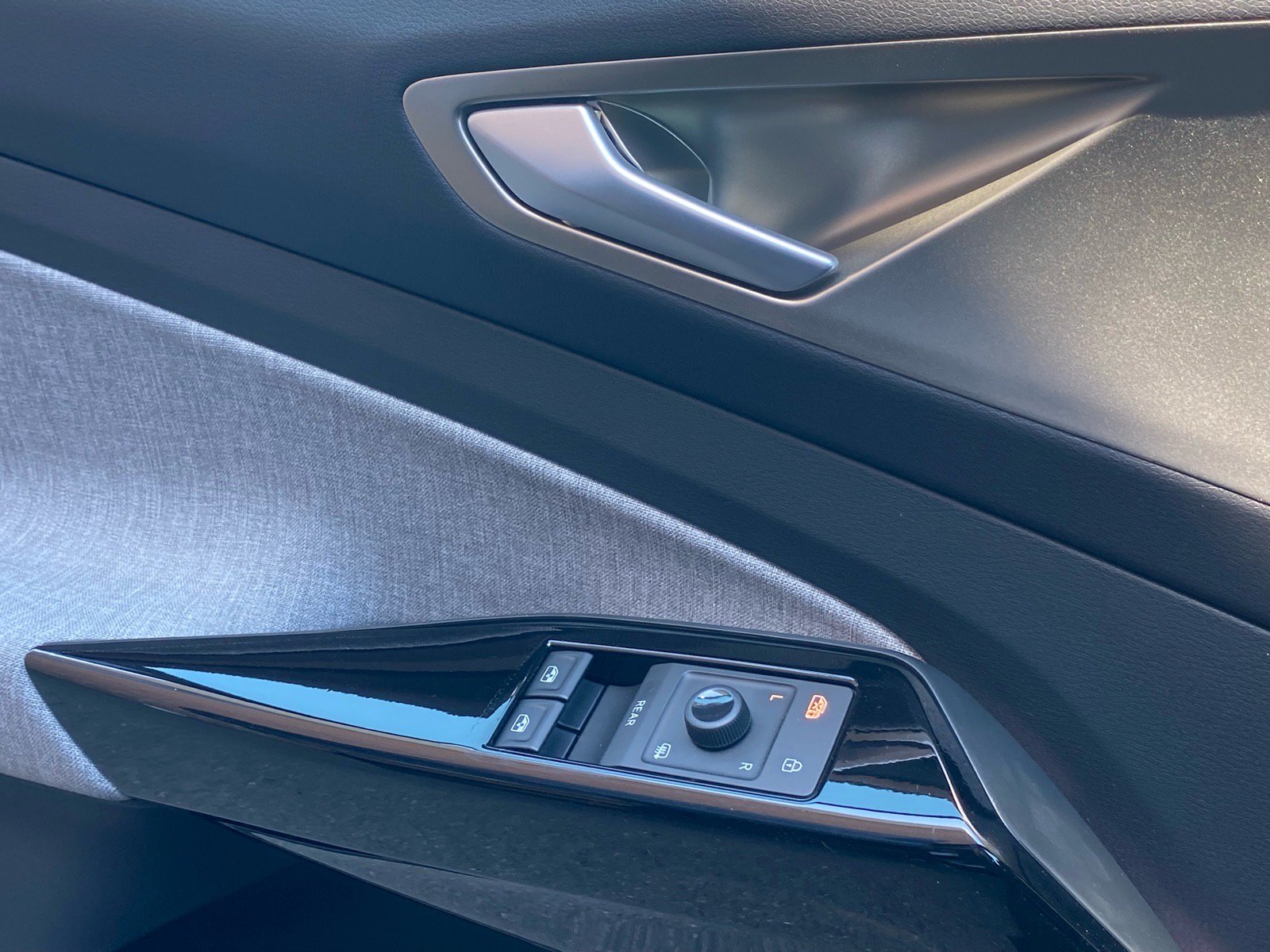 New 2026 Volkswagen ID.4 Pro RWD image 11