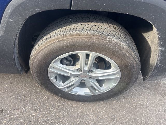 Used 2023 GMC Terrain SLE w/ Driver Convenience Package image 7