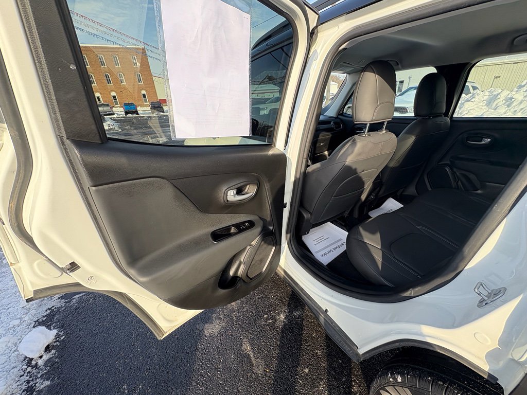 Used 2023 Jeep Renegade Limited image 21