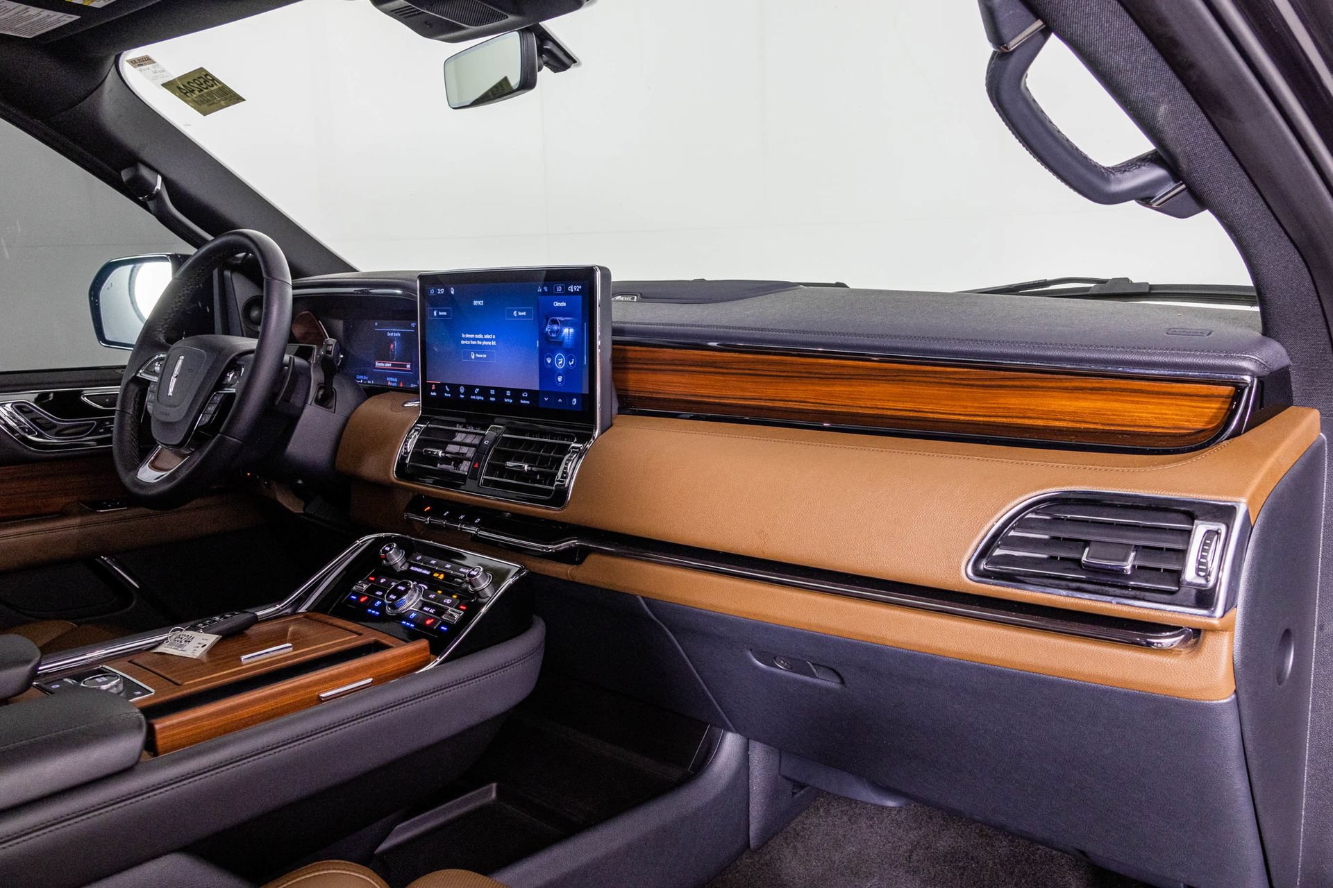 Used 2024 Lincoln Navigator Reserve w/ Monochromatic Package AWD/4WD image 54