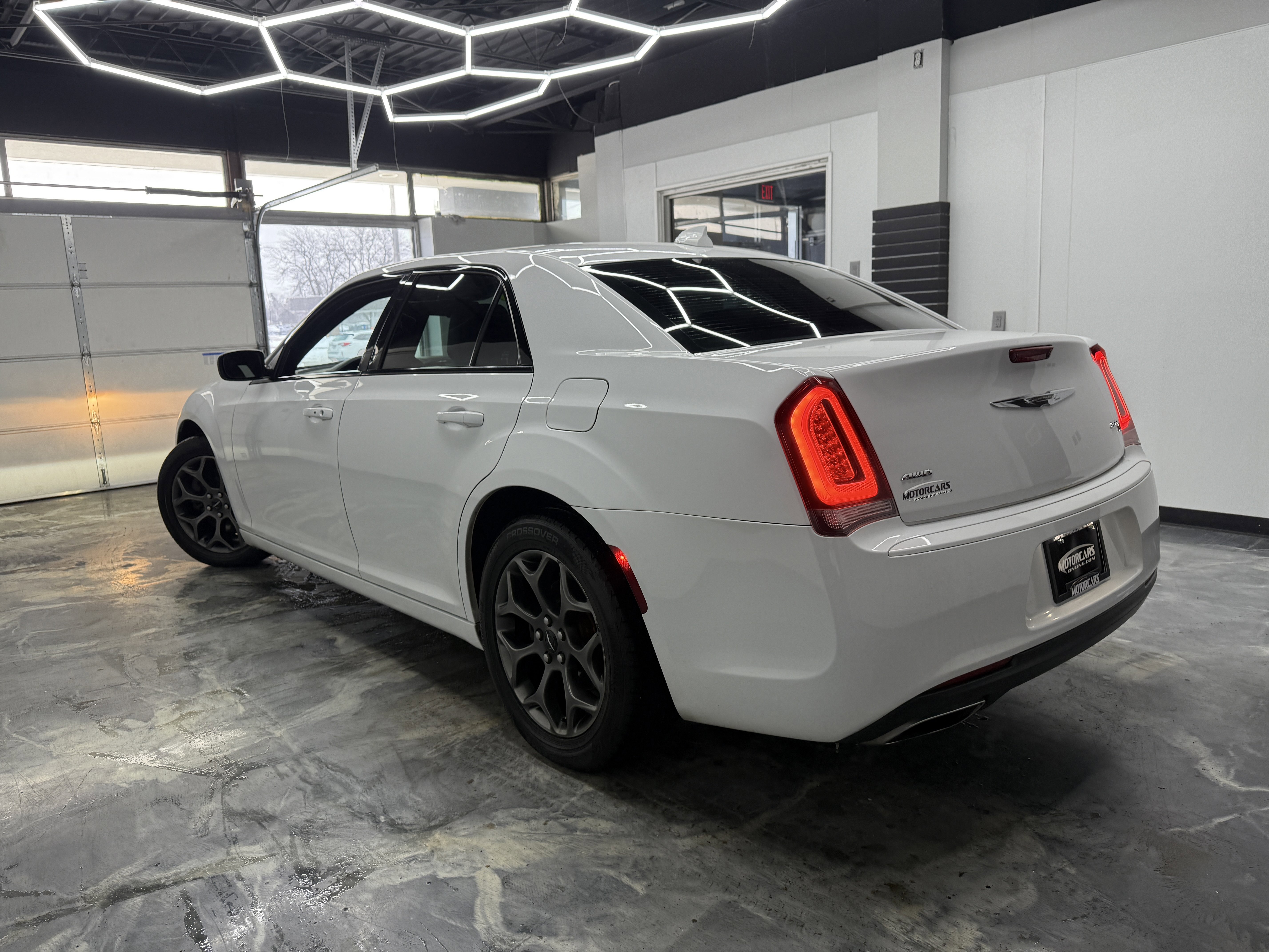 Used 2018 Chrysler 300 S image 3