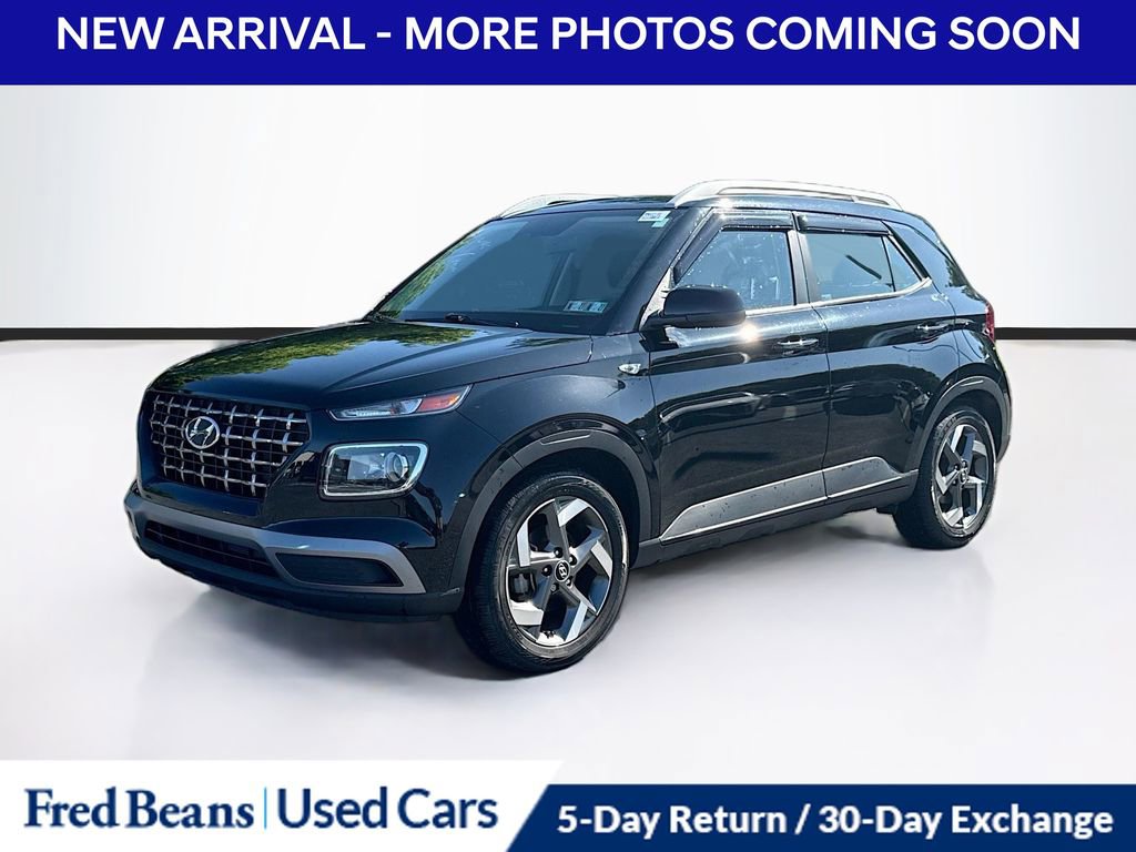 Used 2023 Hyundai Venue SEL FWD image 3